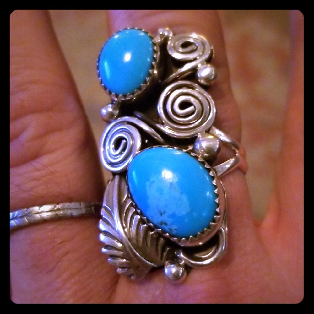 Beautiful Sterling Turquoise Navajo ring 7 3/4